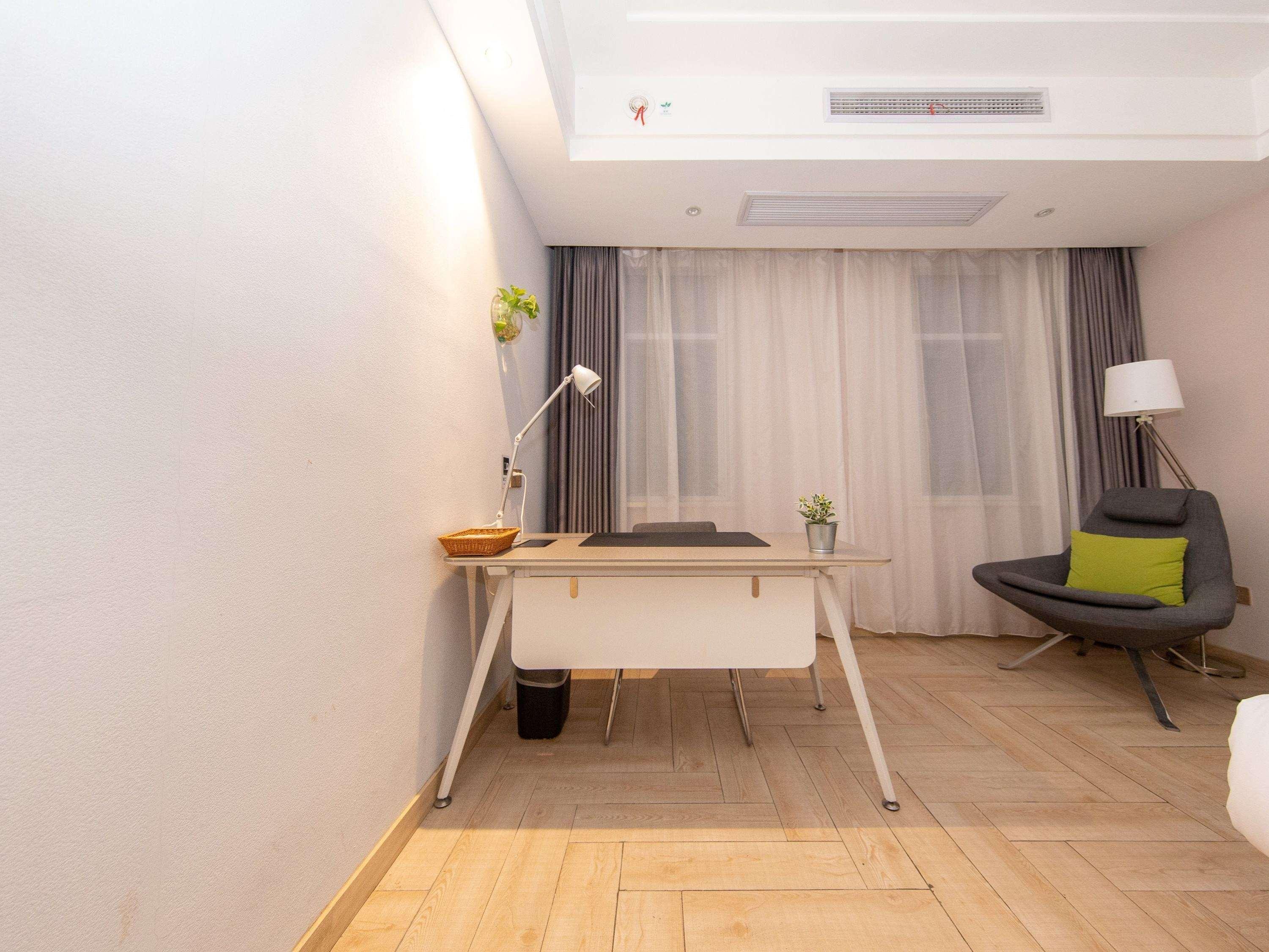 Hotel Ibis Styles Nantong Development Zone Shimao Plaza Zewnętrze zdjęcie