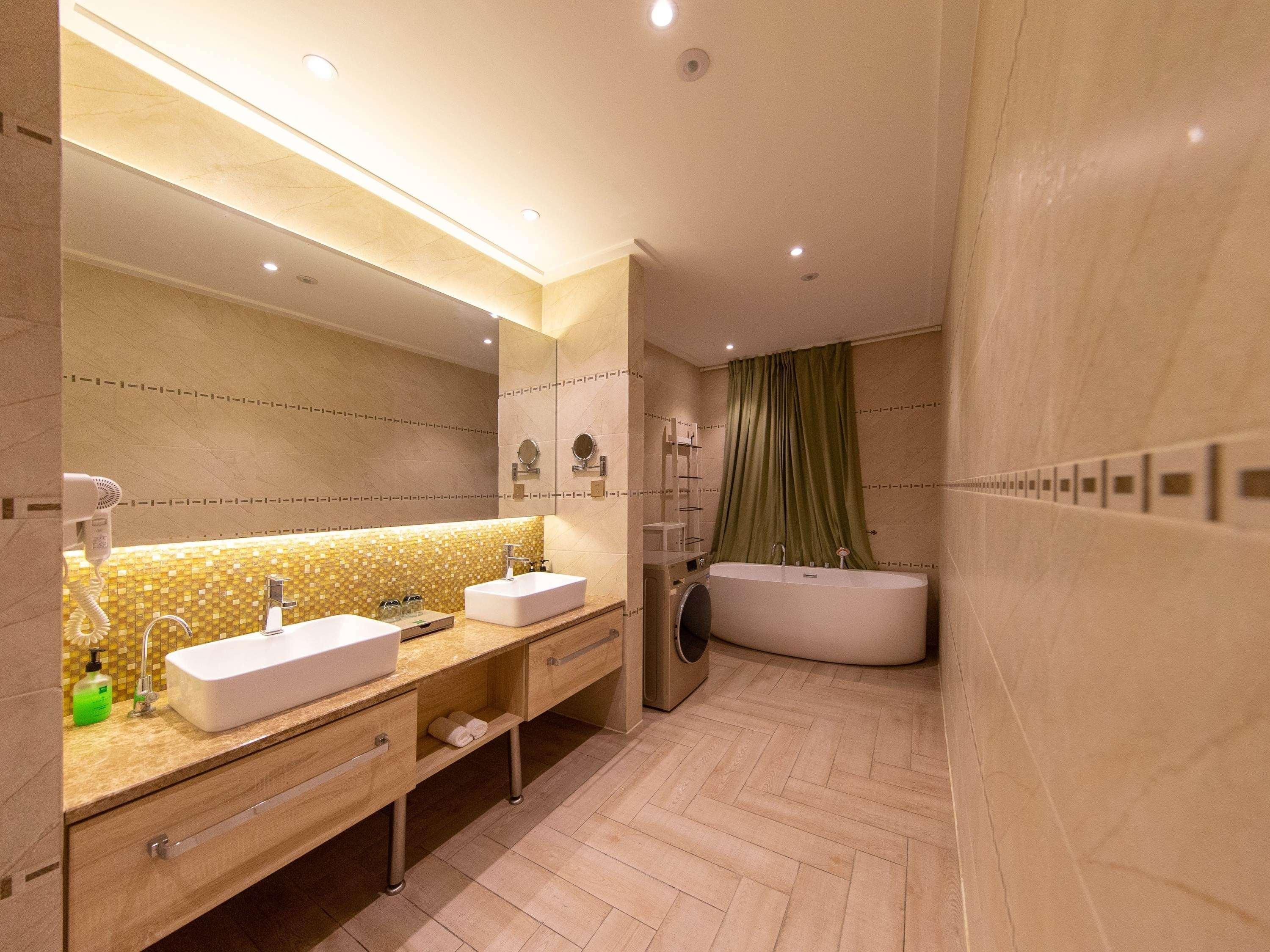 Hotel Ibis Styles Nantong Development Zone Shimao Plaza Zewnętrze zdjęcie