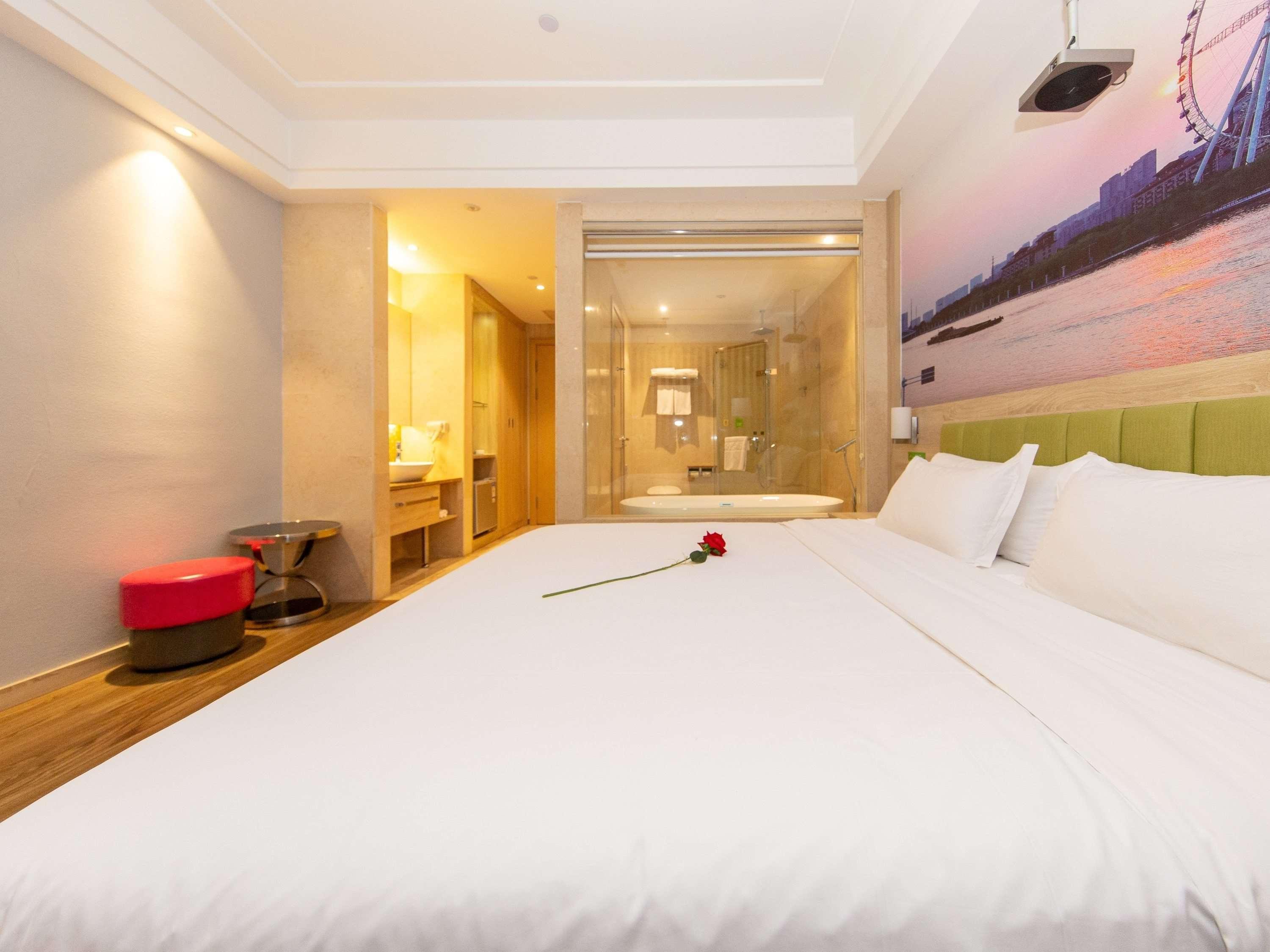 Hotel Ibis Styles Nantong Development Zone Shimao Plaza Zewnętrze zdjęcie