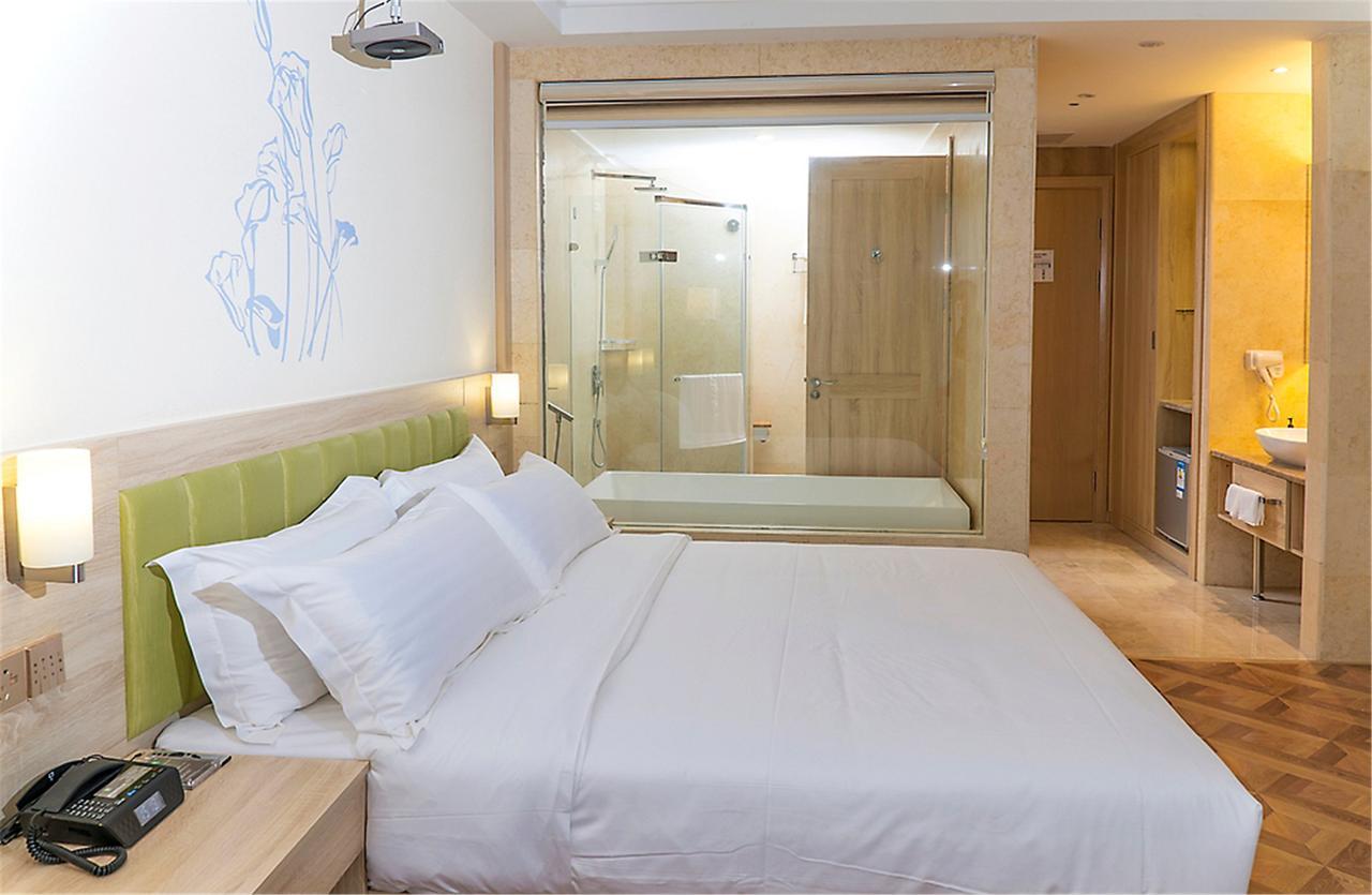 Hotel Ibis Styles Nantong Development Zone Shimao Plaza Zewnętrze zdjęcie