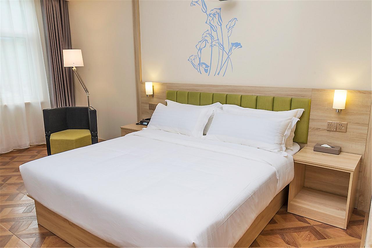 Hotel Ibis Styles Nantong Development Zone Shimao Plaza Zewnętrze zdjęcie