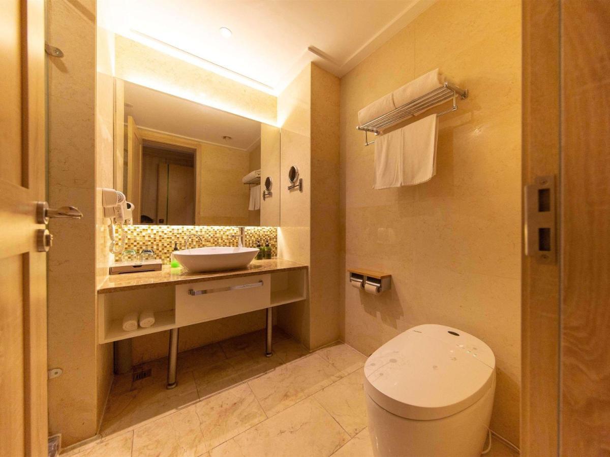 Hotel Ibis Styles Nantong Development Zone Shimao Plaza Zewnętrze zdjęcie